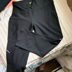 Xersion Crop Pocket Leggings